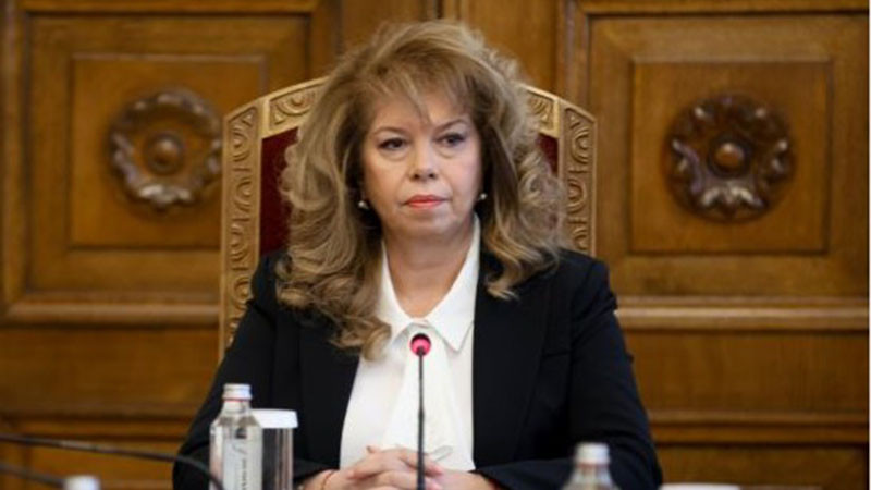 Йотова: Здравните грижи са изкуство между прецизността на технологиите и топлината на човешката ръка