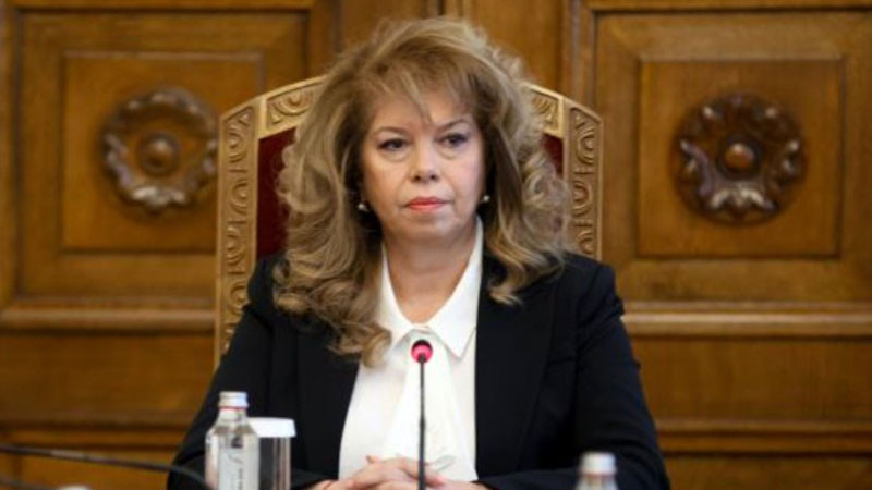 Йотова: Здравните грижи са изкуство между прецизността на технологиите и топлината на човешката ръка