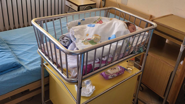 Гъркините раждат все по-малко деца, а всяка година в страната умира населението на един голям град