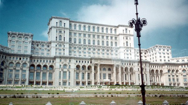 Повечето румънци искат предсрочни избори