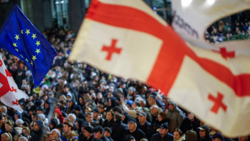 Грузия праща в затвора опозиционер за призиви за "мирна революция"