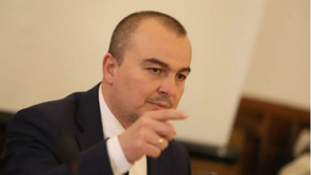 Абровски: БАБХ въвежда денонощен контрол на пристанище Варна за вноса на зърно