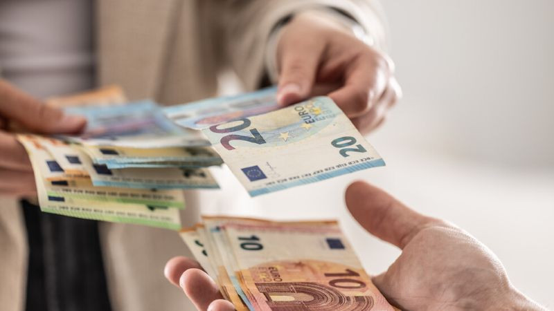Търси се собственикът на голяма сума пари, намерена в столичния квартал „Борово”
