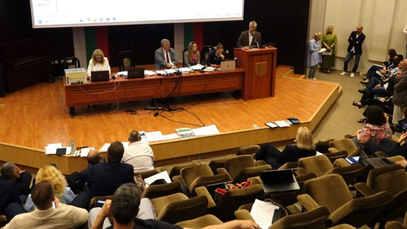Общинският съвет във Варна изслуша Благомир Коцев заради незаконното строителство в Баба Алино