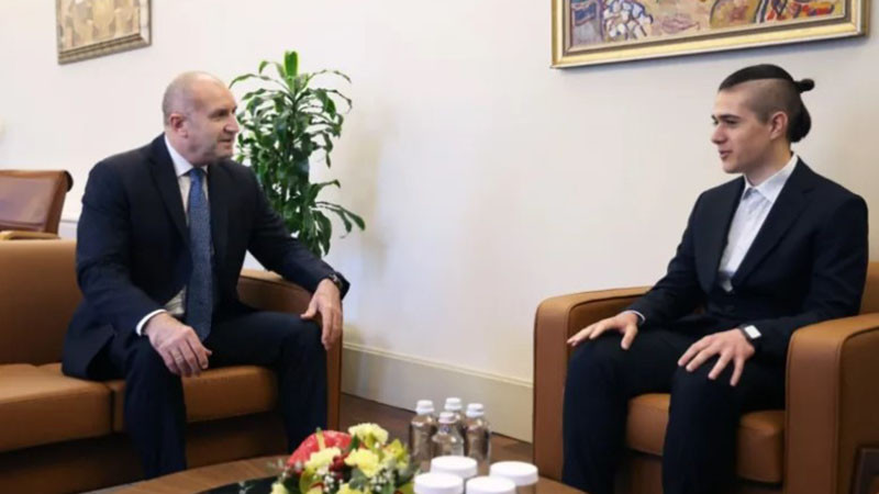Отново успех за България: Радев се срещна с ученика, спечелил престижния конкурс „Млад учен“ в САЩ