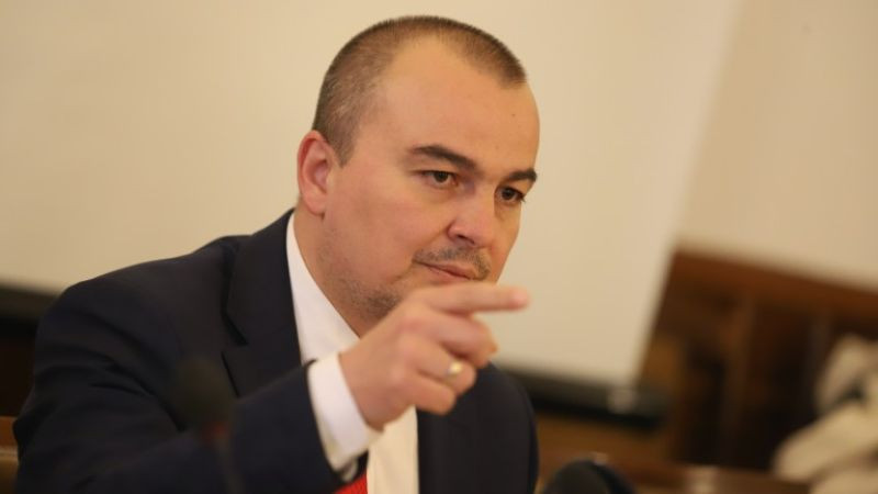 Абровски: Община Варна с широко затворени очи гледала как КУБ нагло си строят