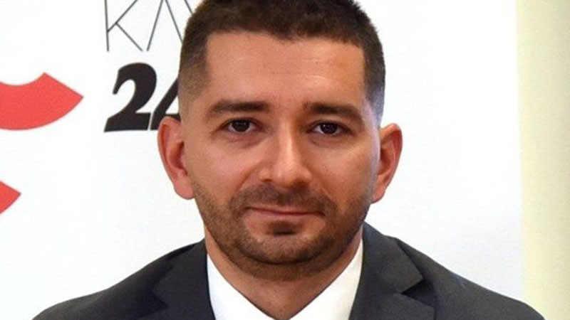 Слави Василев, ПБ: Депутатите от другите партии влизат в НС с наведена глава