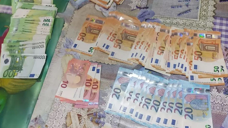 Задържаха нелегални близо 100 хил. евро на границата