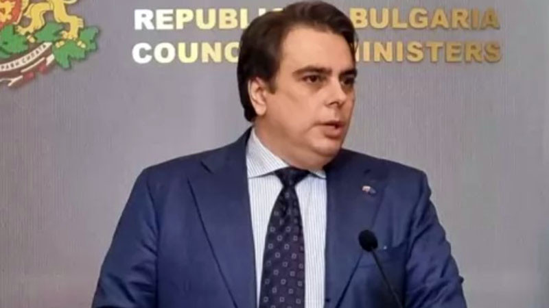 Асен "безобразието" Василев: ПБ бори олигархията, като бърка в джоба на пенсионерите и опозицията