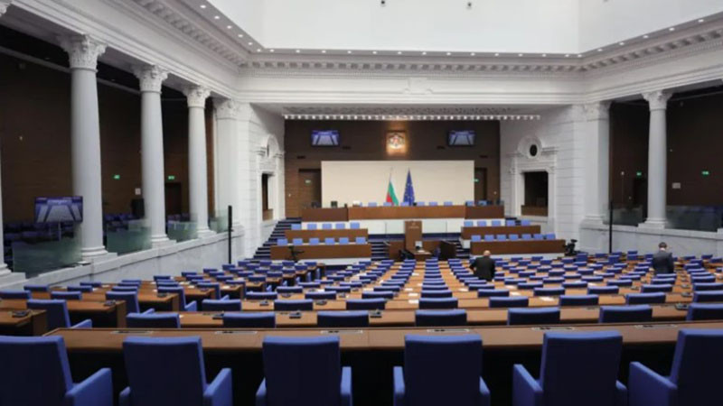 Депутатите гласуват удължителния бюджет за 2026 година