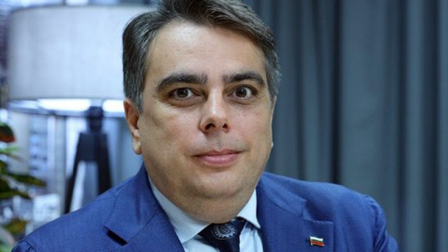 Оплакванията на Румен Радев за лошото наследство са абсолютно фалшиви В текущото