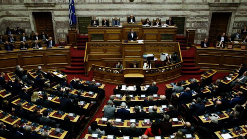 Гръцкият парламент одобри ускорено експулсиране на мигранти
