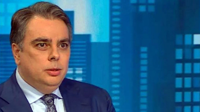 Председателят на Продължаваме промяната Асен Василев отрече партията му да