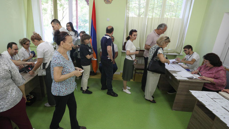 Опозицията в Армения поиска анулиране на изборите