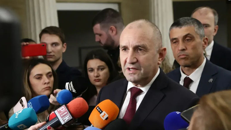 Радев с голяма новина за "Боташ" и US самолетите на летище "Васил Левски"