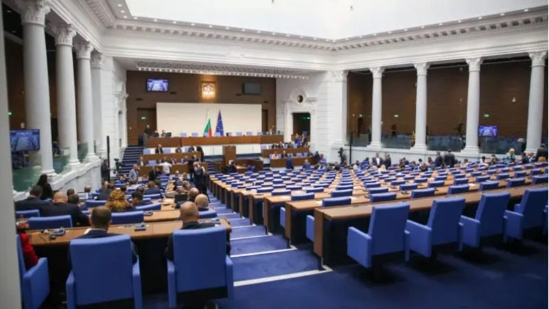 Българските депутати с най-високи заплати в Европа, спрямо минималното възнаграждение