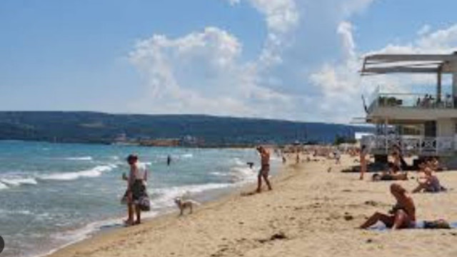 В навечерието на активния туристически сезон качеството на морската вода