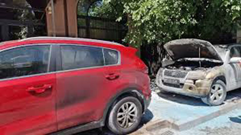 ЕС остро осъди палежа на автомобили пред българското посолство в Скопие
