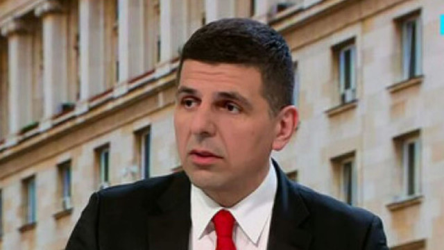 Мирчев прегря пак: Радев влезе в Брюксел като премиер на България, а излезе като адвокат на "Лукойл"