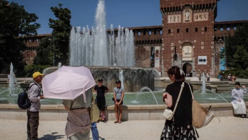 Европа остава в плен на горещата вълна: Живакът на места ще премине 40°C