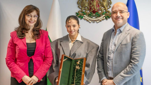 Певицата Dara става част от кампанията на министерството на туризма