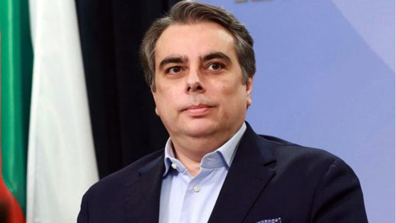 Василев: Как пък веднъж не направиха "техническа грешка" да дадат повече пари за майчински и детски