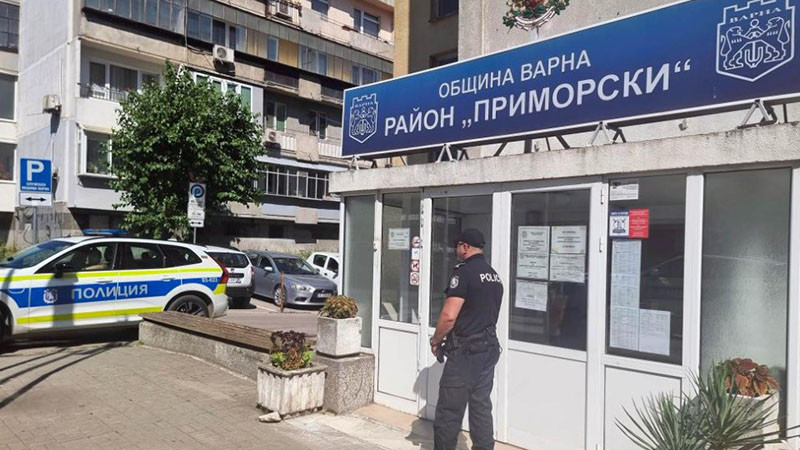 Район "Приморски" за арестувания и освободен геодезист: Лицето никога не е било наш служител