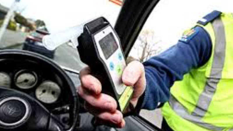 Жена от Свищов е заловена да шофира издирван автомобил с 2,17 промила алкохол