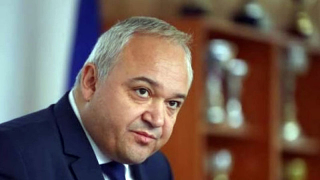 Демержиев: Проверяваме дали полетите на Пеевски са на пазарни цени. Атанасова да не рови в PNR