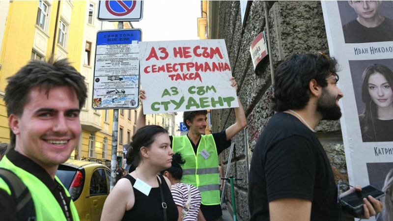 Задълбочава ли се конфликтът в НАТФИЗ и защо студентите протестират