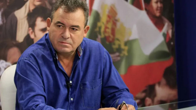 Един самодоволен дебелобузест коментатор яростен укрофил каза няколко лъжи за
