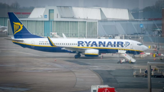 Самолет на авиокомпания Ryanair  изпълнявал полет от гръцкия град Солун