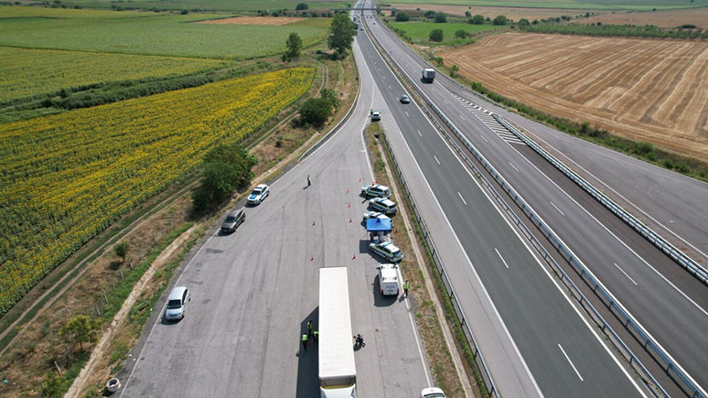 Спират камионите по пътищата към моретата тази вечер и в неделя