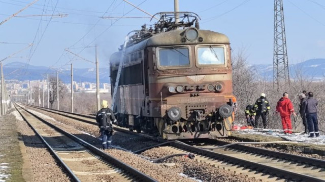 Дизелов локомотив се запали в Монтанско  съобщава Нова телевизия Инцидентът