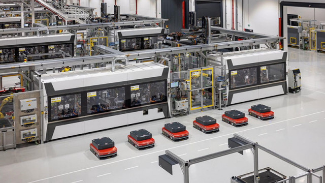 Германският производител на луксозни автомобили Porsche обмисля ново мащабно преструктуриране