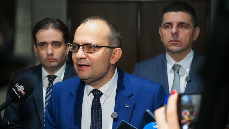 ДБ виждат дълг, дефицит и разходите в бюджетите, но не и реформи