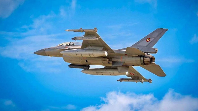 Изтребител F 16 е обезвредил дрон в румънското въздушно пространство