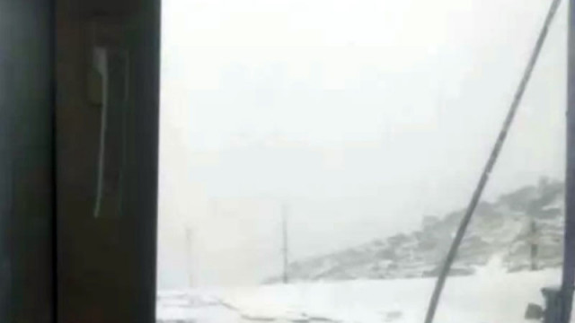 Сняг заваля на връх Мусала съобщиха от Меteo Bulgaria и