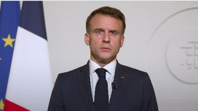 Само за една седмица френският президент Еманюел Макрон постигна приемането на две