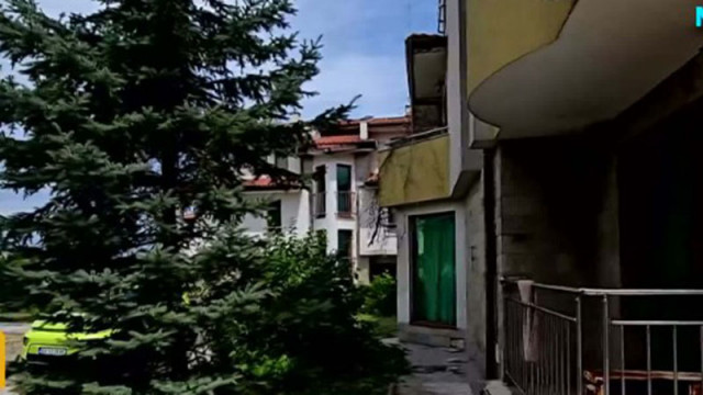 Разбити апартаменти и нелегални туристи в Царево