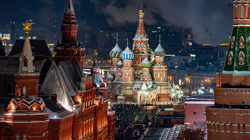 За кратко пожар пламна в храма "Св. Василий Блажени" в Москва
