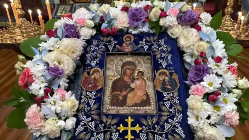 Хавайската чудотворна икона на Света Богородица щи посети всички епархии в страната.