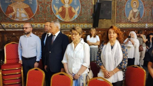 Софийската митрополия опроверга лъжи за прекъсната Литургия заради Митрофанова