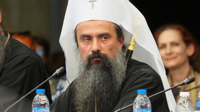 Митрополията отрича патриархът да е прекъсвал литургията заради освиркване на Митрофанова