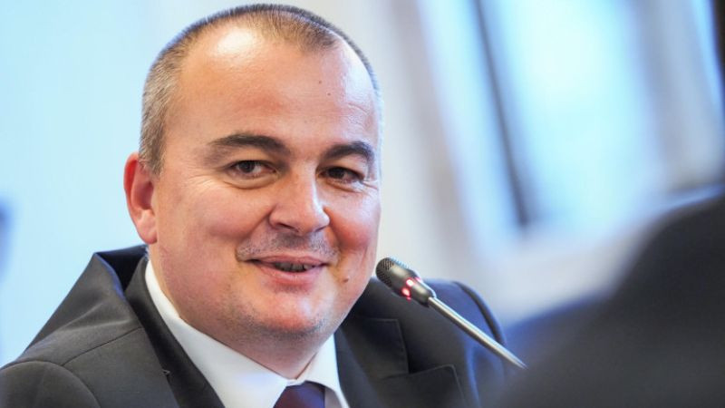 Министър Абровски обеща да защити родното производство от нелоялната конкуренция