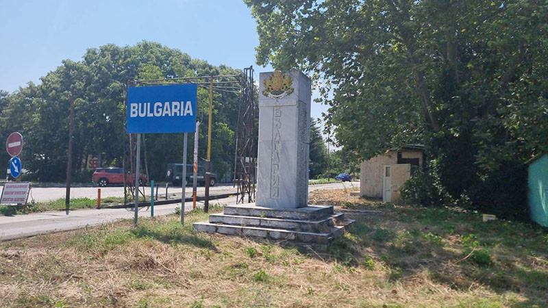 Костадинов показва клип с два дрона над Девня и пита какви са