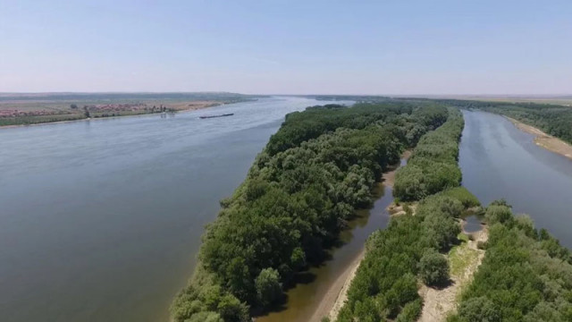 Водното ниво при Оряхово падна до минус 101 см.