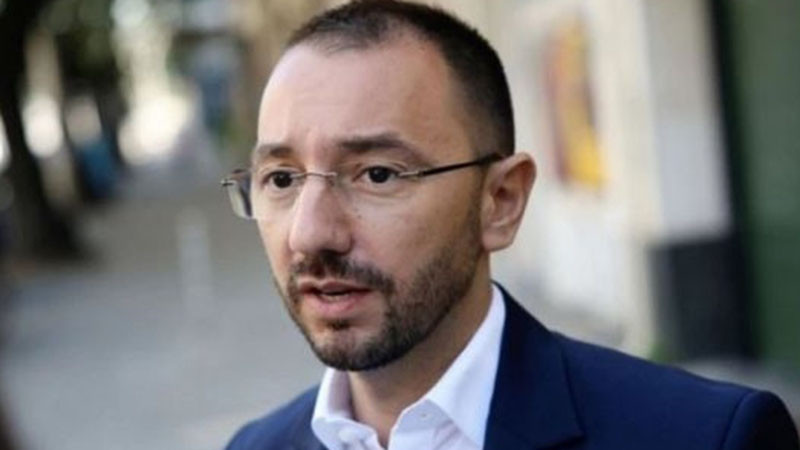 Хекимян: Терзиев тропаше нервно с краче и искаше със служебна победа да грабне "Евровизия"