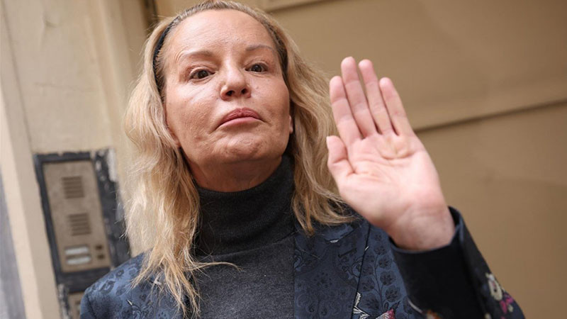 Костадинова заяви, че кракът й не е стъпвал в Бали, но БОК показа самолетните билети
