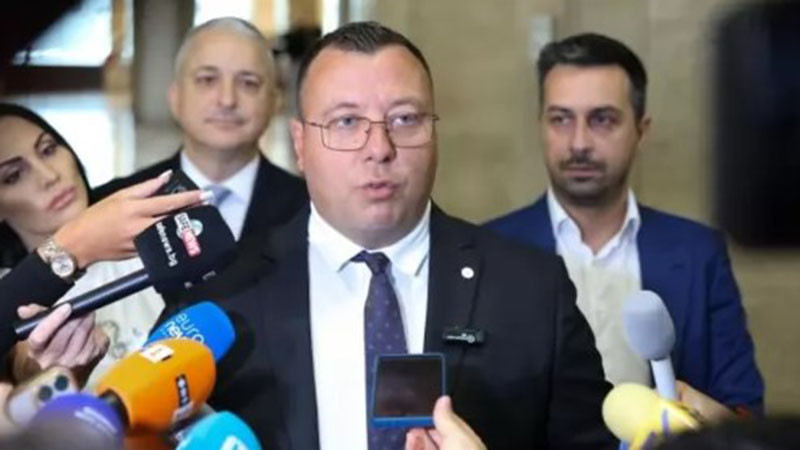 “Възраждане” се регистрираха за президентските избори